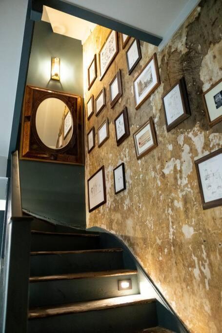 The Gas Lamp - Latimer Apartment *